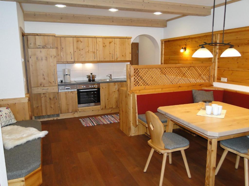 Appartement Gipfelsturm Haus im Ennstal Szoba fotó